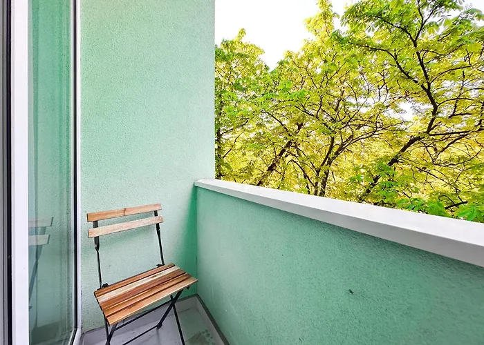 Duplex Retreat 2 Balconies, Wi-fi * ソフィア