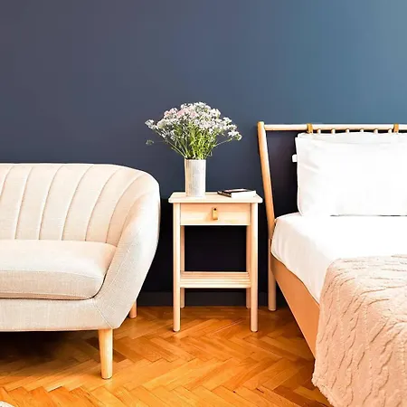 Duplex Retreat 2 Balconies, Wi-fi Holiday home