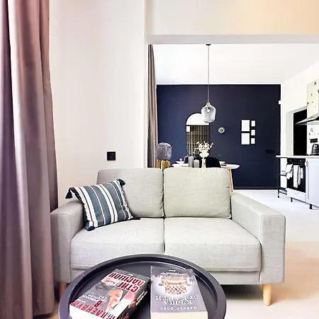 Duplex Retreat 2 Balconies, Wi-fi * 소피아