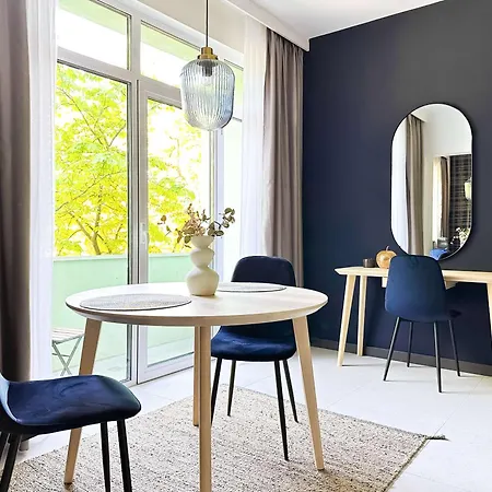 Duplex Retreat 2 Balconies, Wi-fi 펜션 *